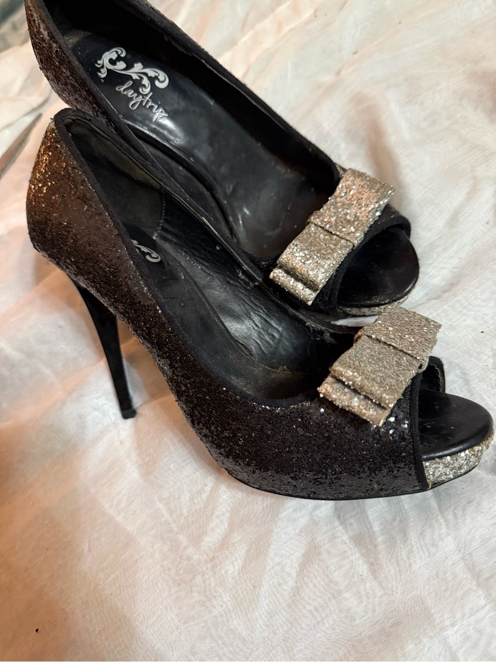 Daytrip Black Glitter Peep-Toe Heels with Gold Glitter Bow
